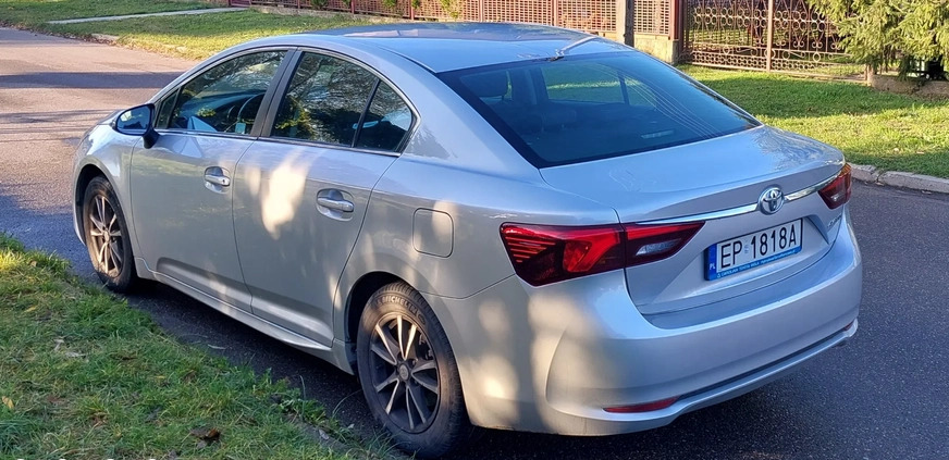Toyota Avensis cena 49000 przebieg: 218800, rok produkcji 2016 z Olsztyn małe 79
